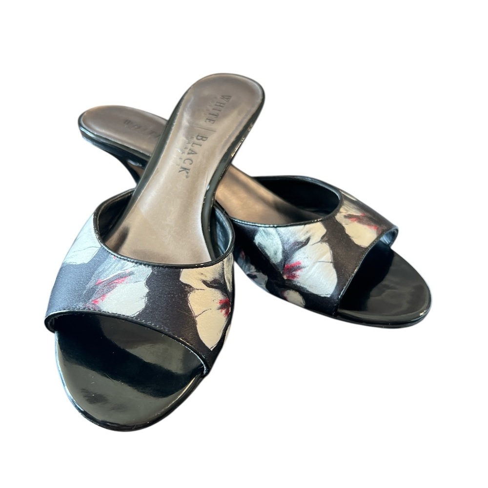 White House Black Market Black Floral Kitten Heel Slip On Open Toe Sandals 8.5